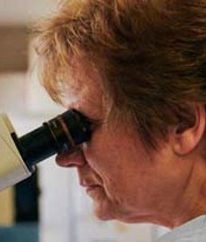 female-vet-microscope-mega-menu.jpeg